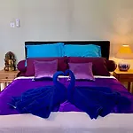 Ellenbrook Rooms 17 By Mulia Cottage